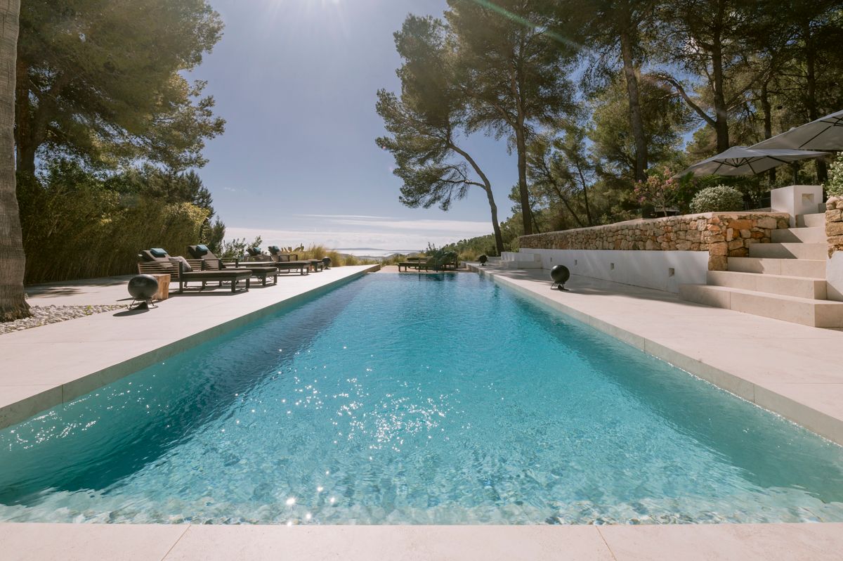 Erstaunliche renovierte moderne Villa in der Nähe von KM3 mit herrlichem Blick auf das Meer, Salinas und Formentera