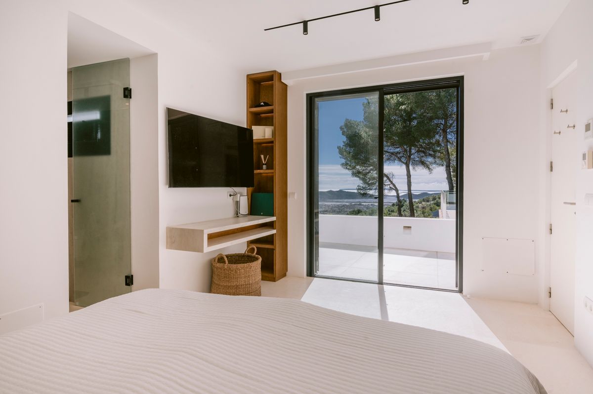 Amazing renovated modern villa, located near KM3 with stunning views, towards the sea, Salinas and Formentera